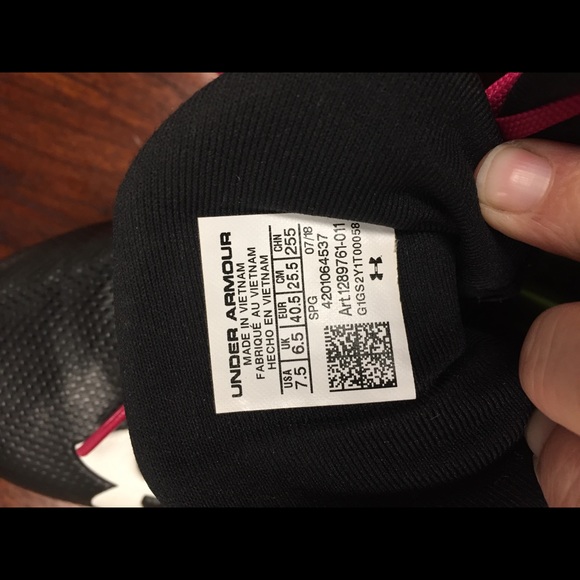 Under Armour M 7.5 cleats - Picture 6 of 8